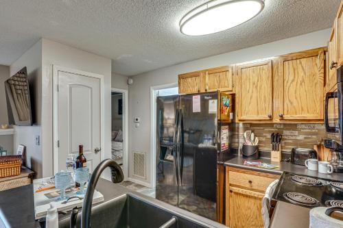 Hike, Fish and Golf Condo 5 Mi to Ozone Falls! in Fairfield Glade (TN)