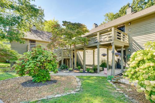 Hike, Fish and Golf Condo 5 Mi to Ozone Falls! in Fairfield Glade (TN)