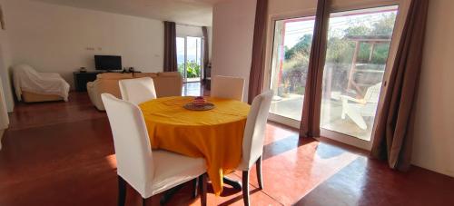 Bruma do Pico House in ลาเชส โด ปิโก