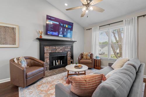 Relaxing 3-Bedroom Home Close to City Center in Cartersville, USA