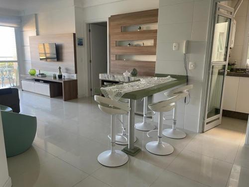 Kitchen, Apt Pe na Areia Floripa - Praia dos Acores - Churrasqueira na Varanda e Piscina in Armacao
