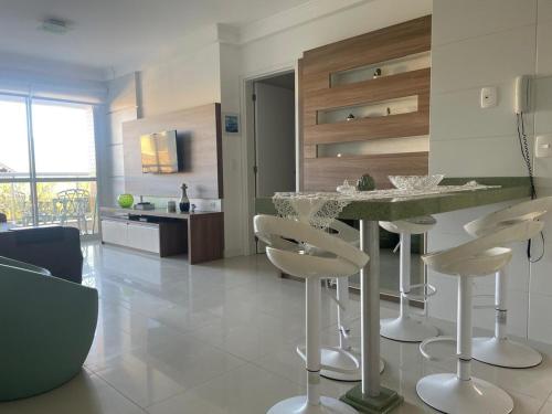 Facilities, Apt Pe na Areia Floripa - Praia dos Acores - Churrasqueira na Varanda e Piscina in Armacao