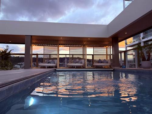 Le Parc Hotel, Beyond Stars in Кіто