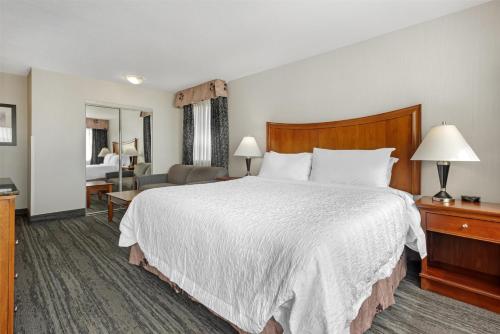 Best Western Plus Suites Downtown Room Type - Executive King Room