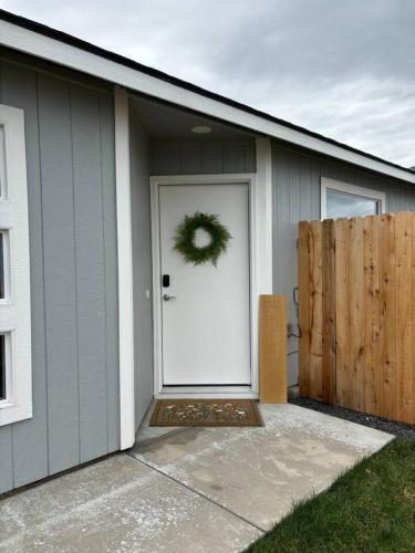 . New Townhouse Near Highway