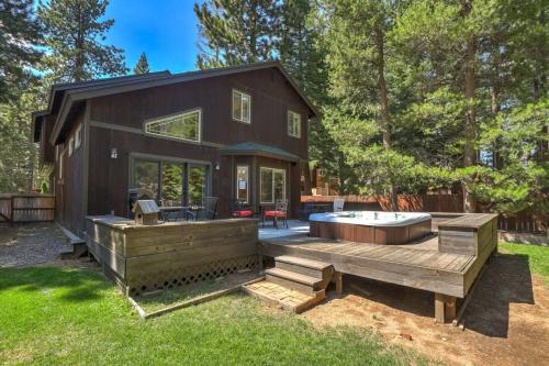 TaHaus Hot Tub Pool Table Dog Friendly – khách sạn tại Tahoe Valley