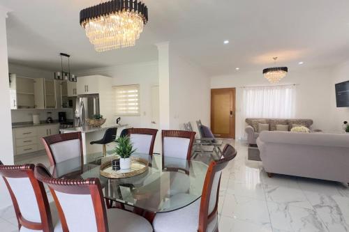 設施, Elegante Casa Estrella Marina 117 Pool BBQ in 拉羅瑪納