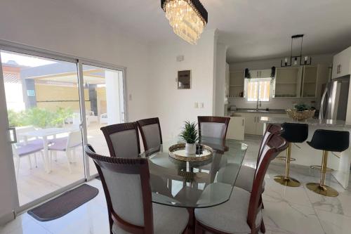 廚房, Elegante Casa Estrella Marina 117 Pool BBQ in 拉羅瑪納