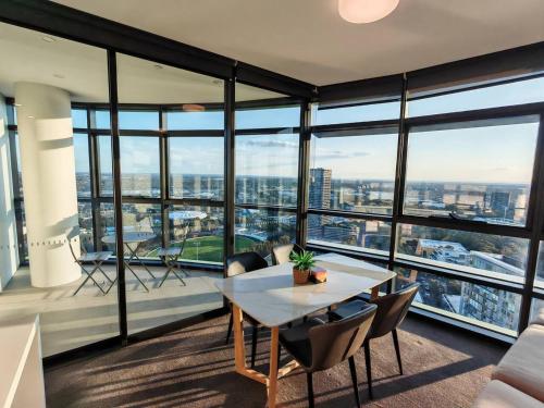 Top floor apartment in Sydney Olympic Park - image 3