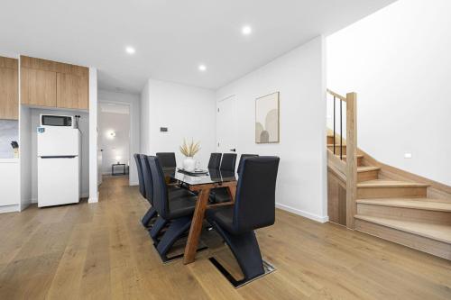 Létesítmények, Domi rentals - The Highland House in Oakleigh