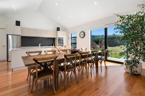 Katelyn Hideaway in Kinloch