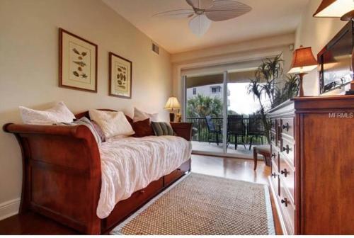 Luxurious Gulf Front Condo. in Indian Rocks Beach