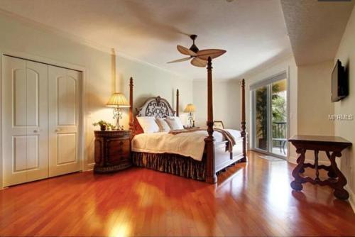 Luxurious Gulf Front Condo. in Indian Rocks Beach