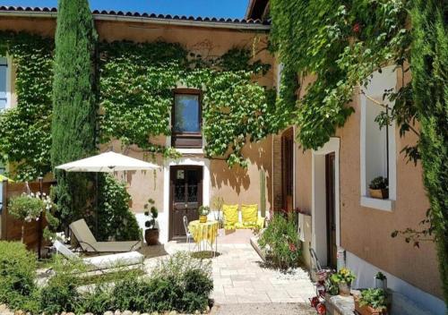 Les 3 Rêves - 6 pers Terrasse Parking, WiFi Accès Péage facile 10 min VIENNE
