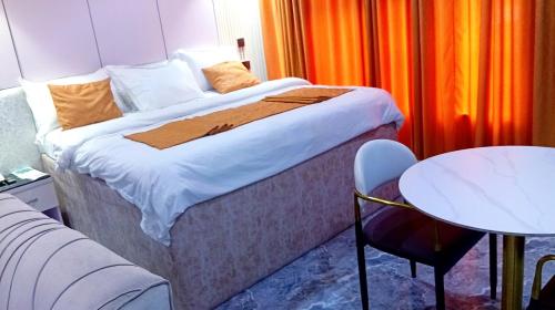 Uptown Life Hotel and Suites in Warri