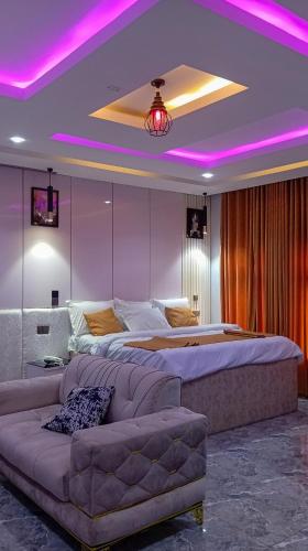 Uptown Life Hotel and Suites in Warri