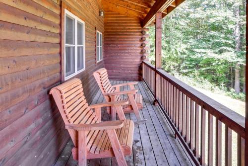 West Dover Cabin with Game Room, 4 Mi to Mt Snow! in West Dover, USA