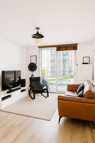 Modern city centre 2 bedroom apartment with large balcony, Манчестер