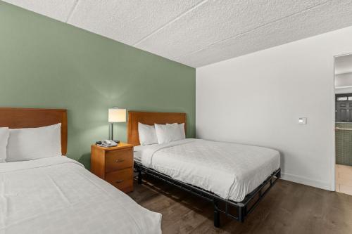 Vagabond Inn Executive Old Town - image 3