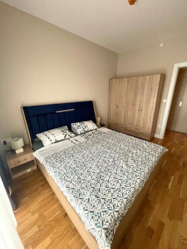 Skopje City Center 1BR Apt - Free Parking & Wi-Fi, Skopje (photo 3)