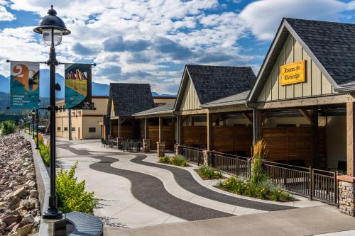 Rooms at Riveredge - Photo 1 in Golden (BC), Canada
