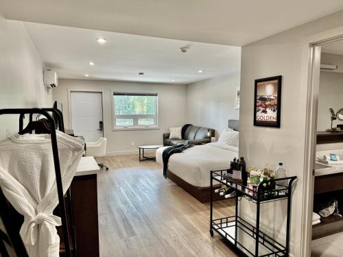 Rooms at Riveredge - Photo 5 in Golden (BC), Canada