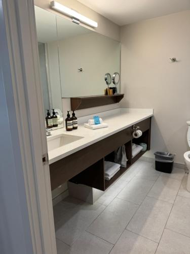 Rooms at Riveredge - Photo 4 in Golden (BC), Canada