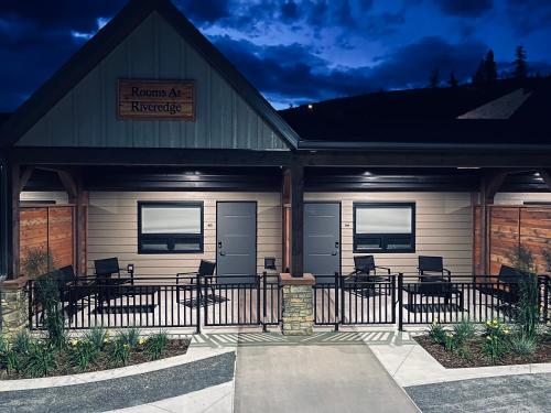 Rooms at Riveredge - Photo 3 in Golden (BC), Canada