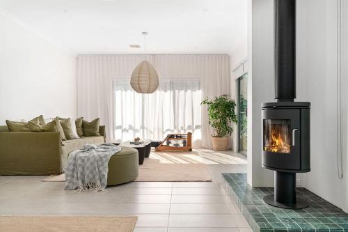 Hillside Luxury - Pool Table, Cosy Fire, Wineries – khách sạn tại Red Hill