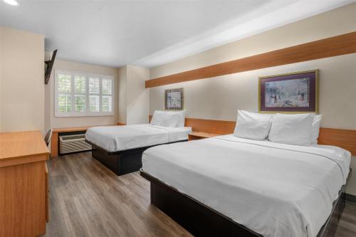 Super 8 by Wyndham Sacramento Airport - image 12