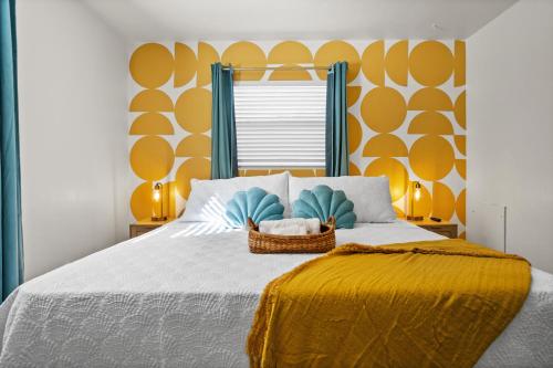 Sunshine Vintage Minutes from Clearwater Beach