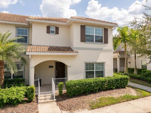 Stunning 5 Bd Home w/ Pool Close to Disney 4822 - image 14
