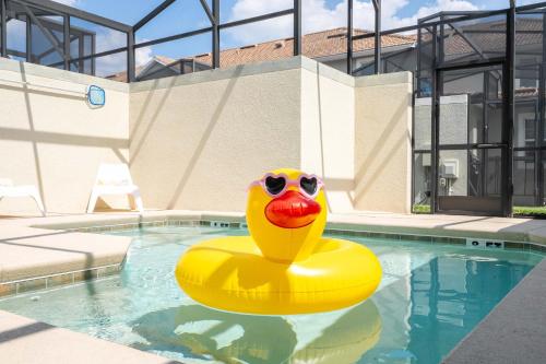 Stunning 5 Bd Home w Pool Close to Disney 4822