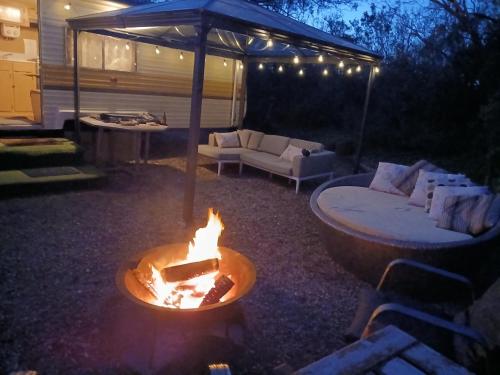 Back Beach Beryl Ocean Bay Getaway PL in Fingal