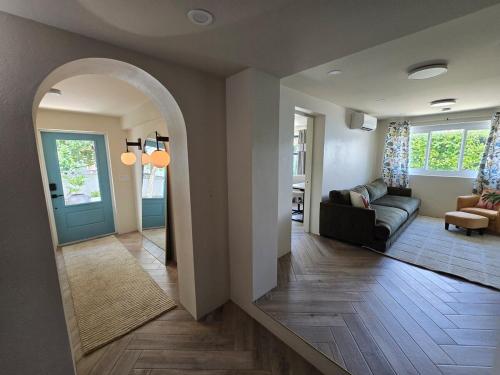 Salt&Sage - Modern 3BR Fully Renovated in May 2025 in Pembroke