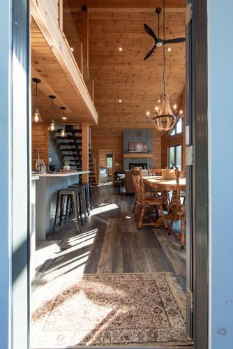 Waterfront Lakehouse EV Charger AC in Pike Bay (ON)
