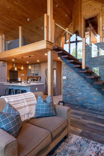 Waterfront Lakehouse EV Charger AC in Pike Bay (ON)