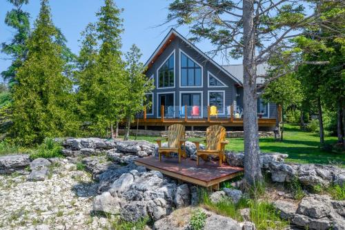 Waterfront Lakehouse EV Charger AC in Pike Bay (ON)