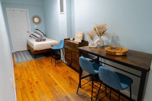 Hells Kitchen Hideaway, New York (photo 4)