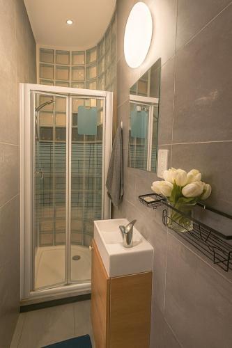 Easy Access to Central London-Private Ensuite & Terrace, London (photo 8)