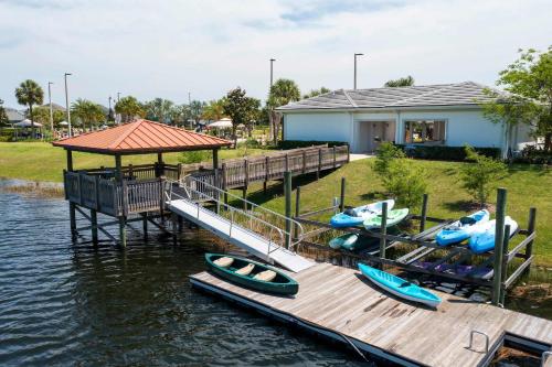 Stunning 5 Bd Home w Pool Close to Disney 4822