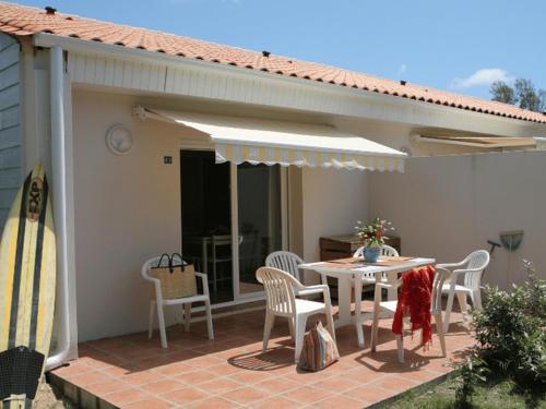 Appartement avec Terrasse pour 4 personnes à Saint-Georges-d'Oléron - API-1-52-630 - Camping - Saint-Georges-d'Oléron