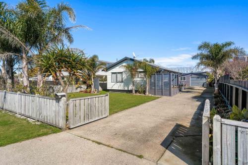 Arkhos - Whitianga Holiday Home