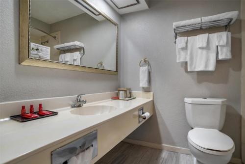 SureStay Plus Hotel by Best Western Greenwood - image 12