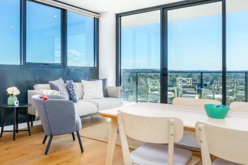 Utsikt, Bright 1BR Apartment with Stunning Views - Hosted by Canstay in Turner