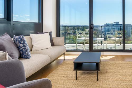 Balkong/terasse, Bright 1BR Apartment with Stunning Views - Hosted by Canstay in Turner