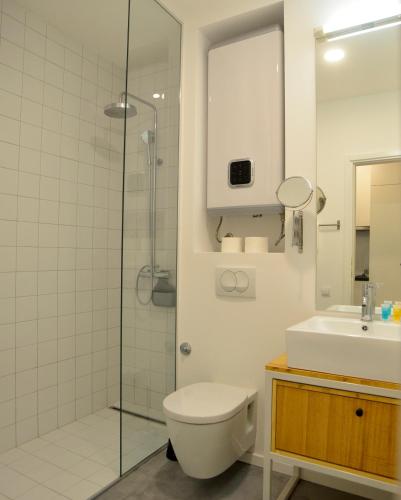 One-Bedroom Apartment image 10