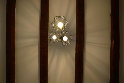 One-Bedroom Apartment image 2