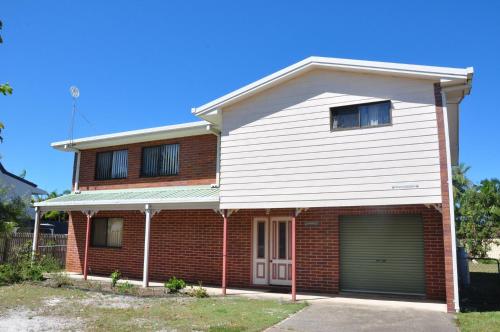 Dunnwell - Rainbow Beach. Pets welcome
