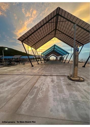 Koh Larn White House - 주변 명소
